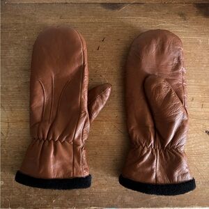 Women’s leather mitts w/ fleece gloves inside